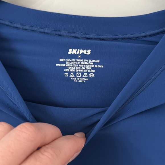 Skims T-shirt in Sapphire - Picture 3 of 3